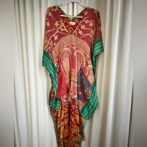 Kantha Bae Hi Lo Tunic